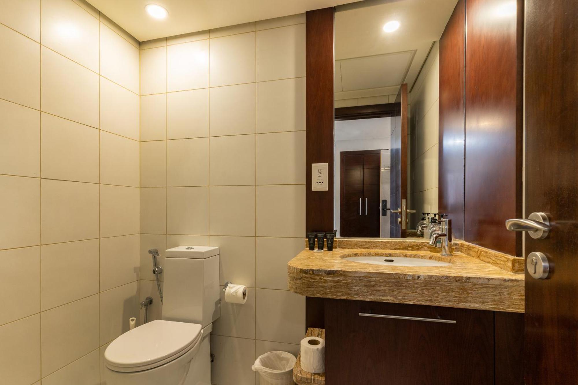 Chic 2Br Apartment, Prime Location Near Dubai Mall - Allsopp&Allsopp Exterior photo