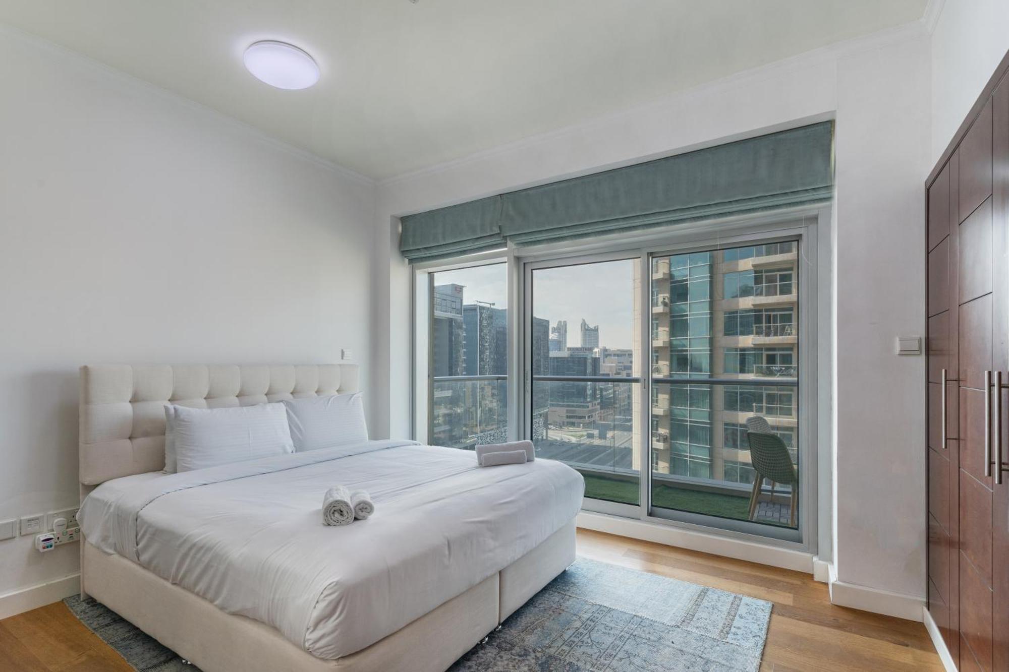 Chic 2Br Apartment, Prime Location Near Dubai Mall - Allsopp&Allsopp Exterior photo