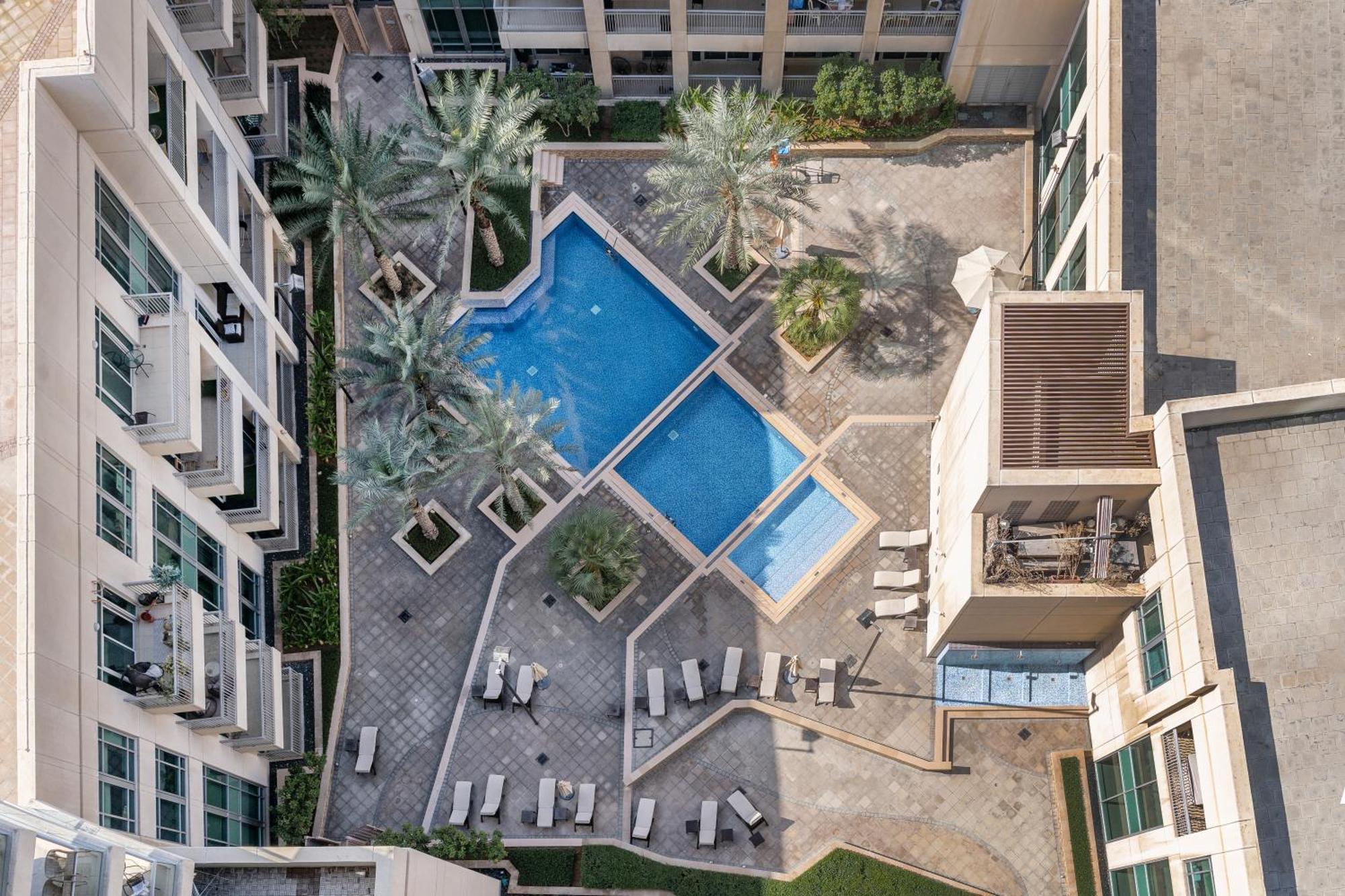 Chic 2Br Apartment, Prime Location Near Dubai Mall - Allsopp&Allsopp Exterior photo